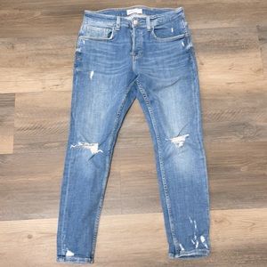 Zara Distressed Skinny Jeans 31w